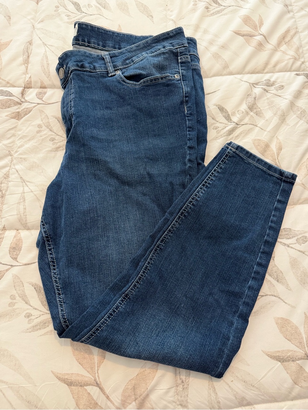 Maurices Women's Skinny Jeans in Dark Blue Wash